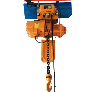 Moving electric chain hoist