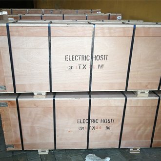 Wooden package of electric hoist